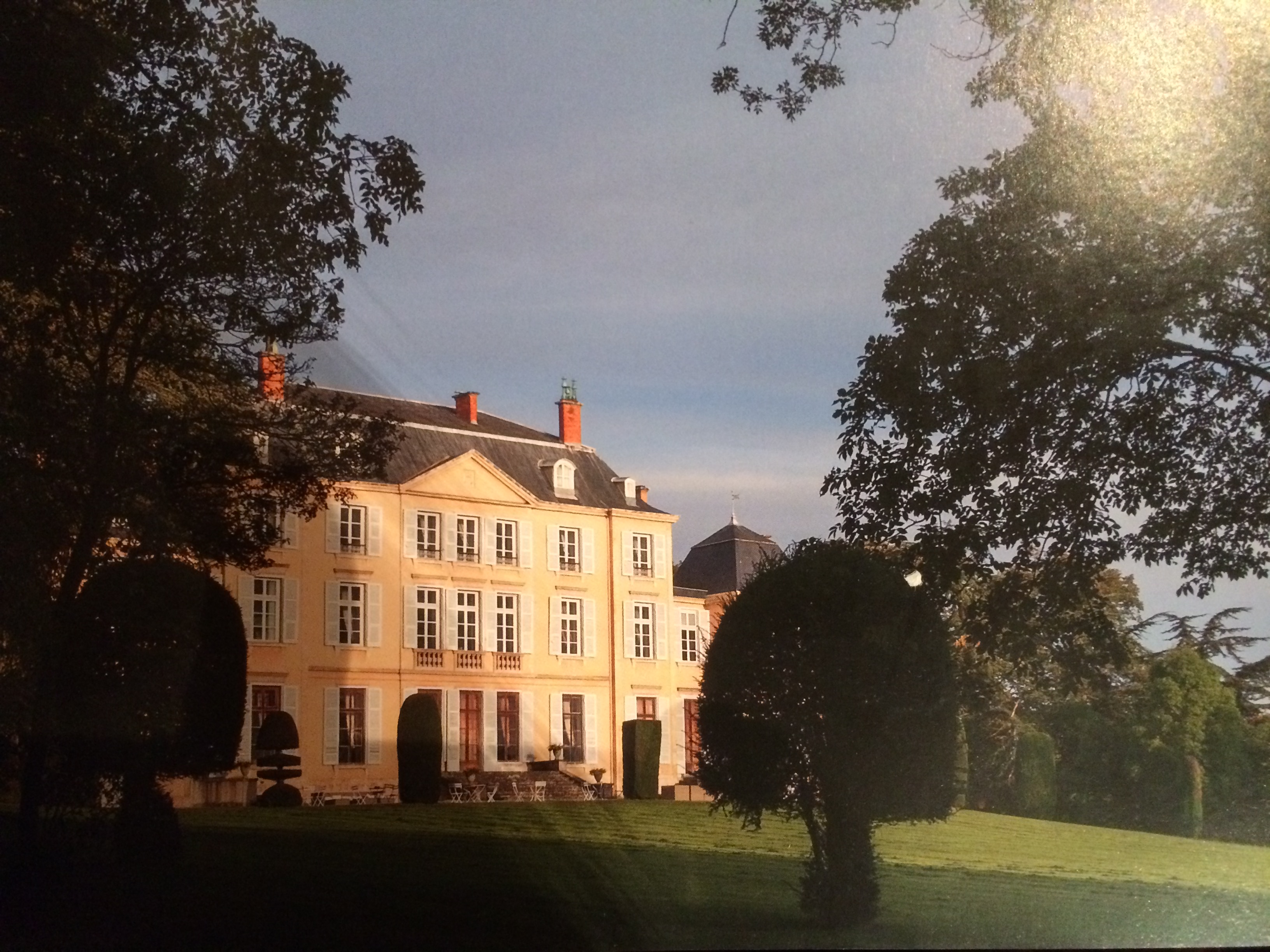 Château de Saint-Trys at dusk